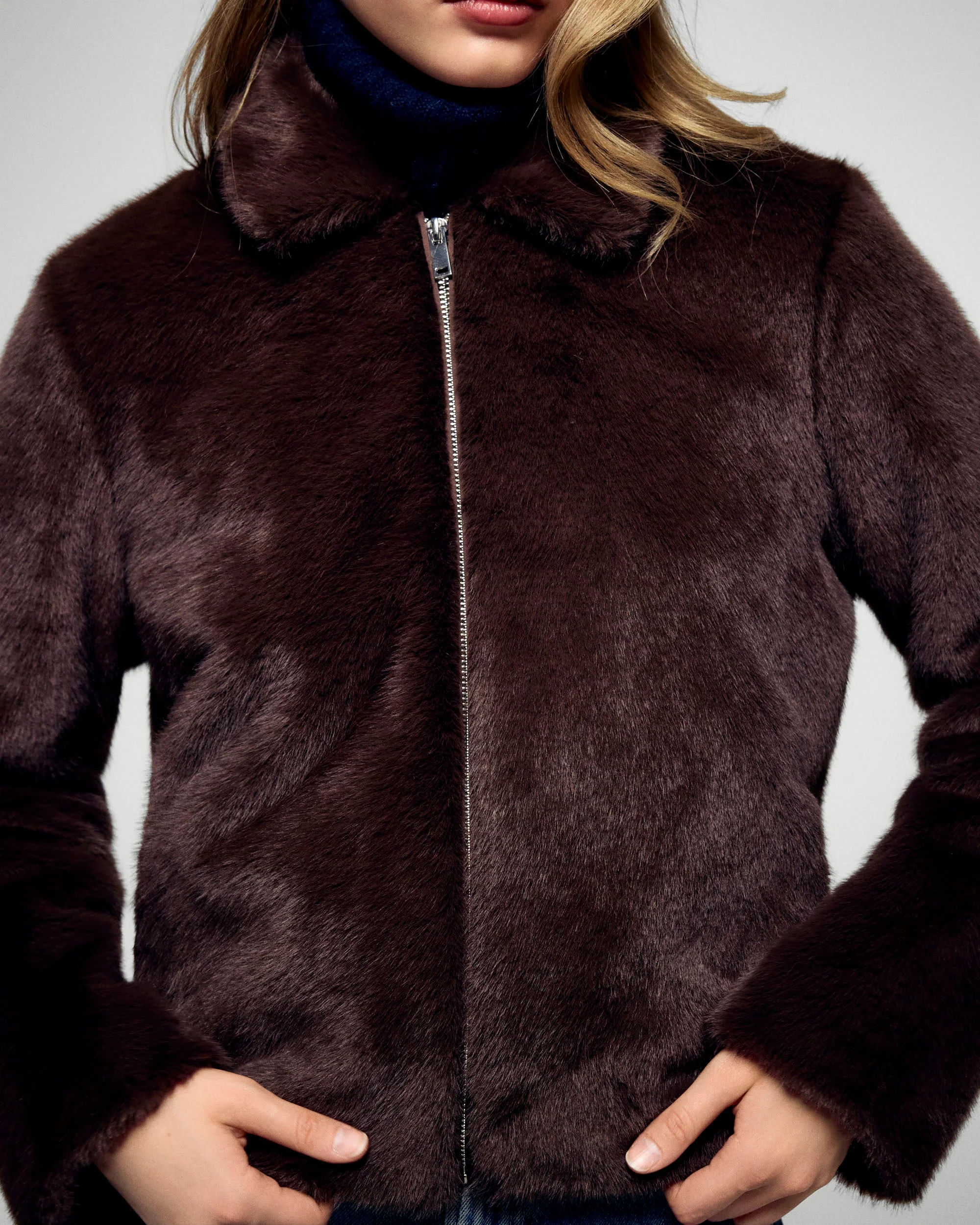 Veste fausse fourrure (H25 / FEMME / Chocolat) - Image 3
