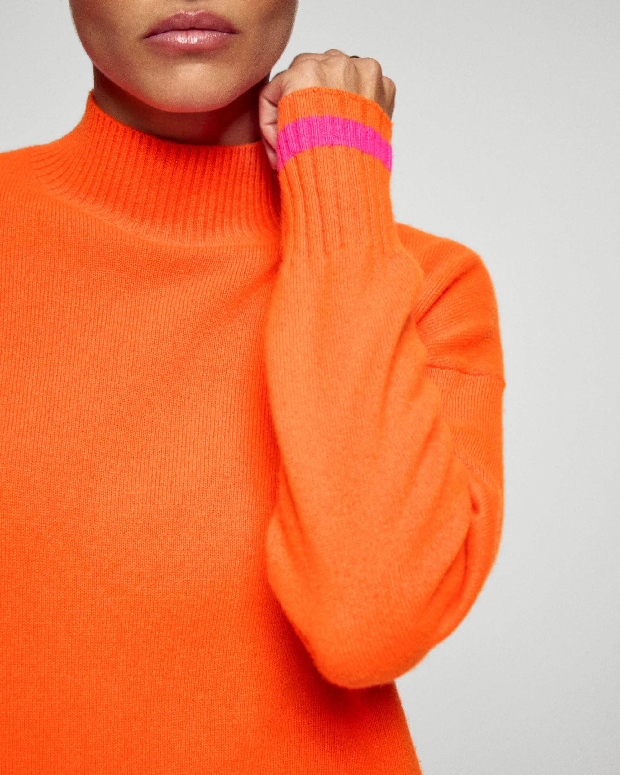 Pull Col Montant Bande Manche Contrastée (H25 / FEMME / Golden Orange) - Image 2