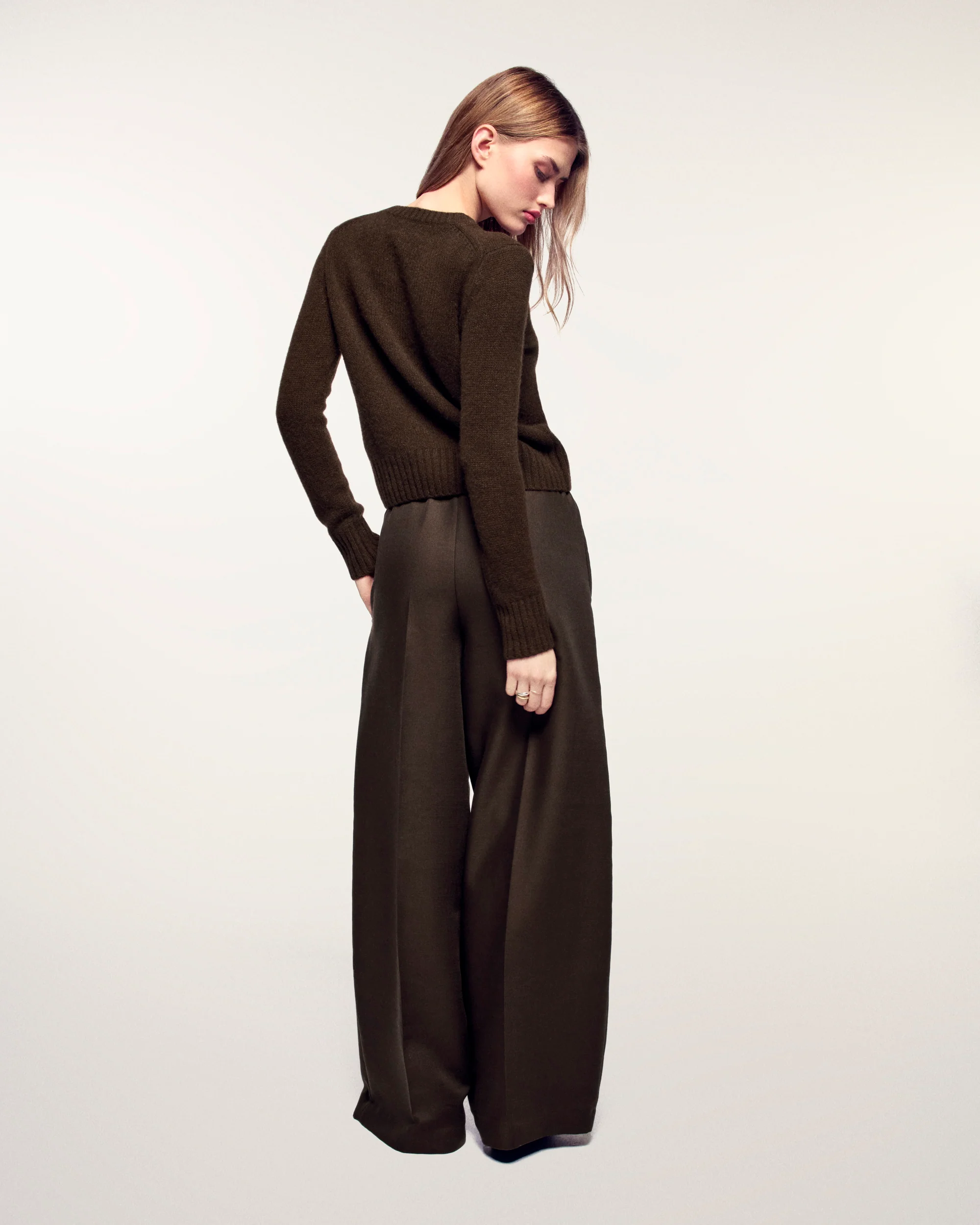 Pull Col Rond Court (S26/ FEMME / Chocolat) - Image 4