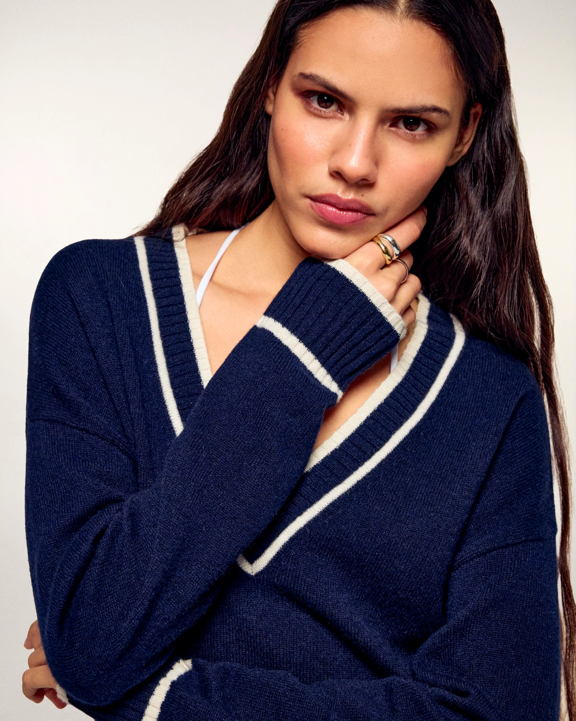 Pull Col V à Lisérés (S26 / FEMME / Navy) - Image 2